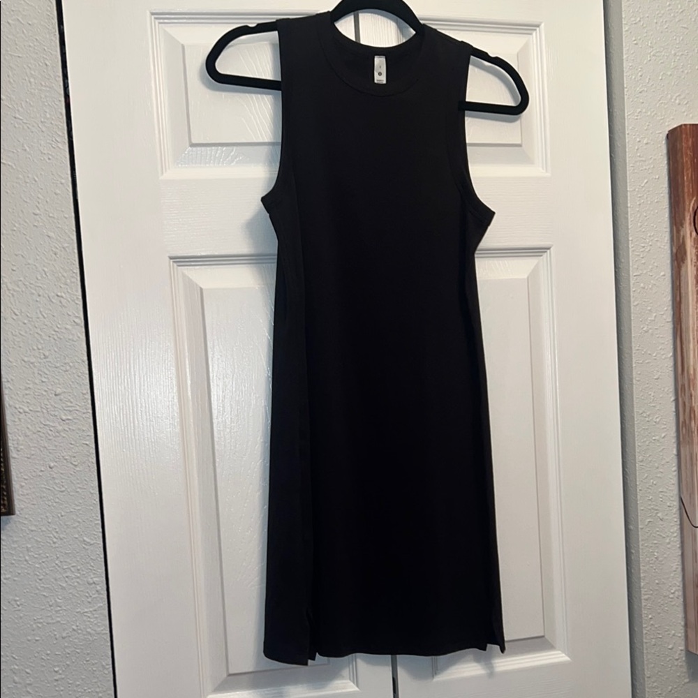 Lululemon dress. 2